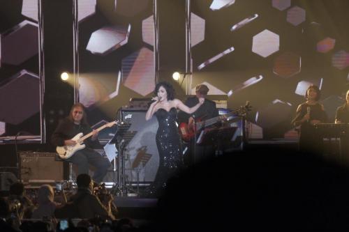 Pesona Penyanyi Wanita di Hari Kedua